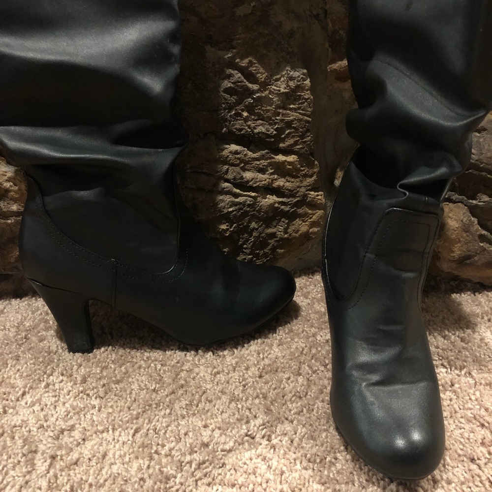 Heeled boots
